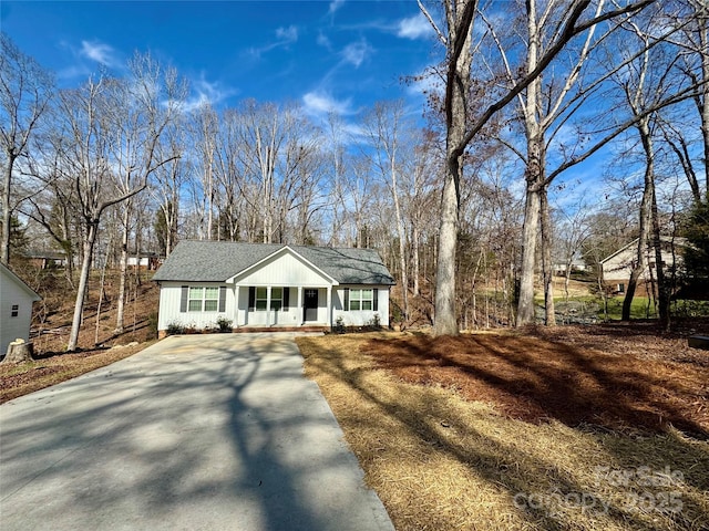 view of front of house with a porch