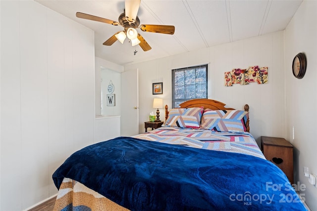 bedroom with ceiling fan