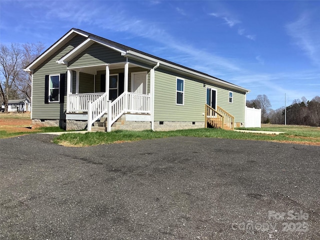 view of front of house with covered porch