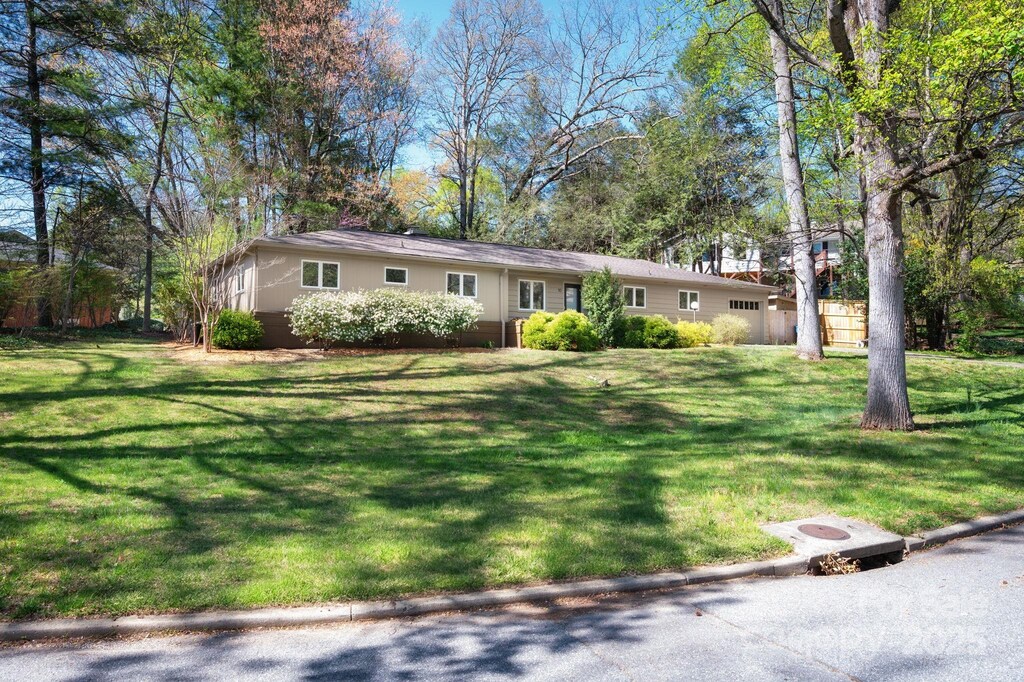 10 Woodcrest Rd, Asheville, NC 28804 - photo 1