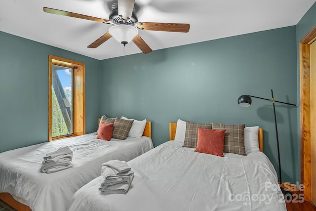 114 Spruce Hollow Rd, Beech Mountain, NC 28604 - bedroom with a ceiling fan