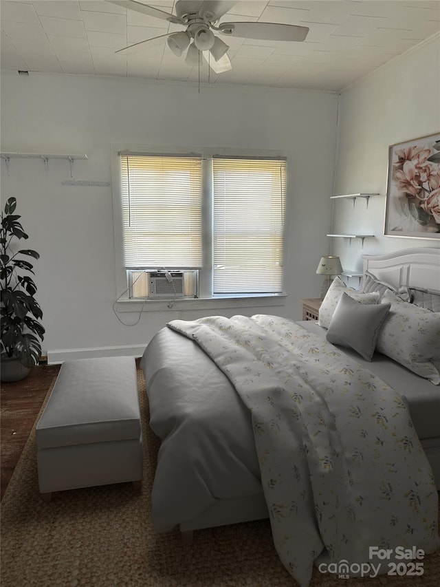 bedroom with a ceiling fan