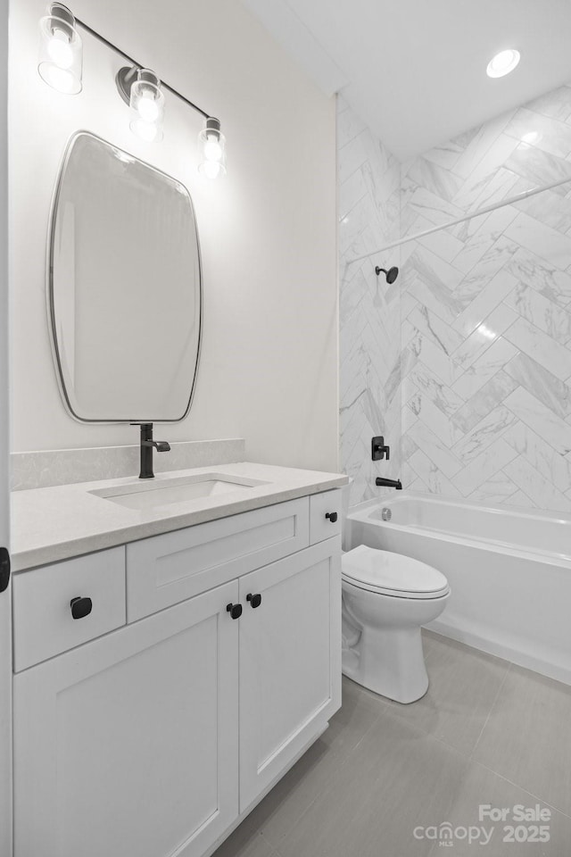 full bathroom featuring shower / tub combination, recessed lighting, toilet, and vanity