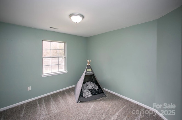 recreation room featuring carpet floors