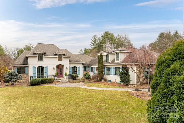 view of front of house with a front yard