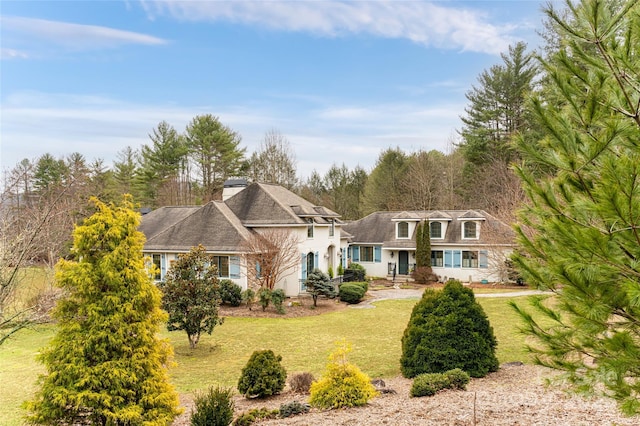 view of front of house with a front yard