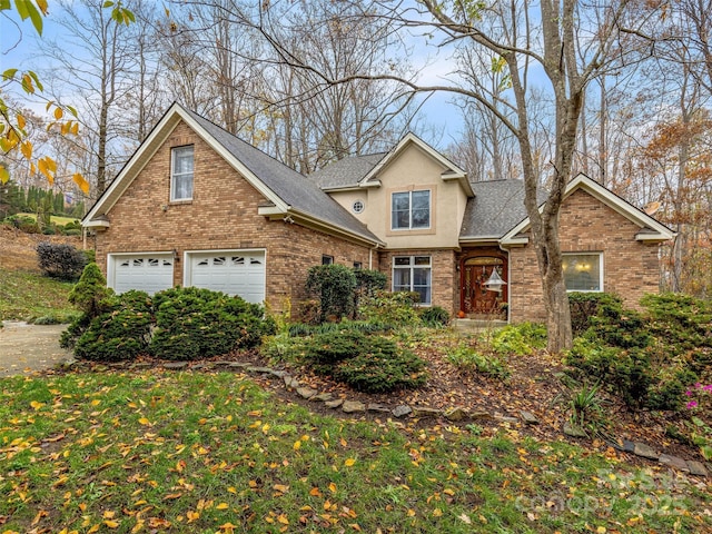 view of front property featuring a garage