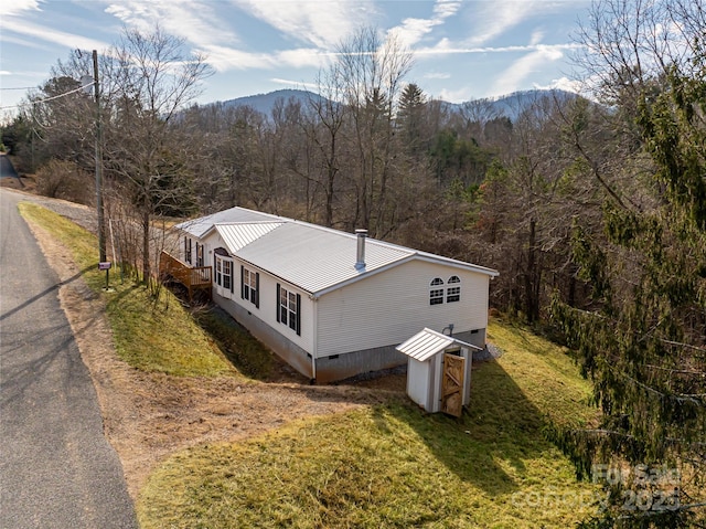 bird's eye view featuring a mountain view