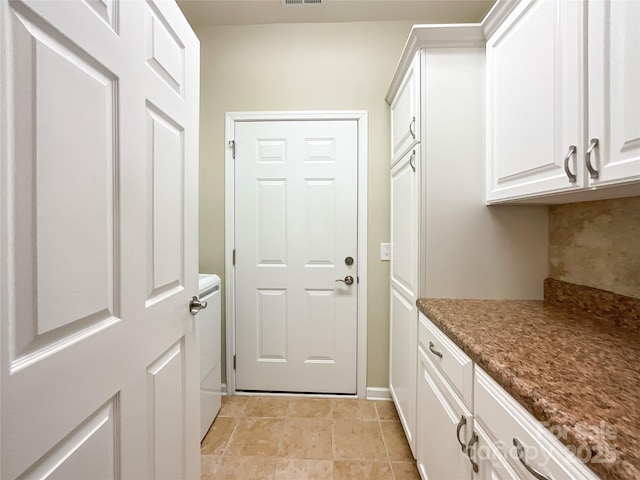 doorway with washer / clothes dryer