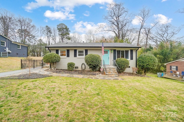 view of front of property featuring a front yard