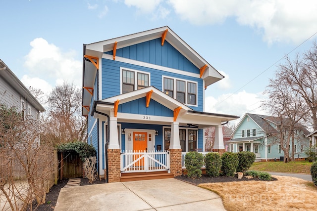 view of front of property featuring covered porch