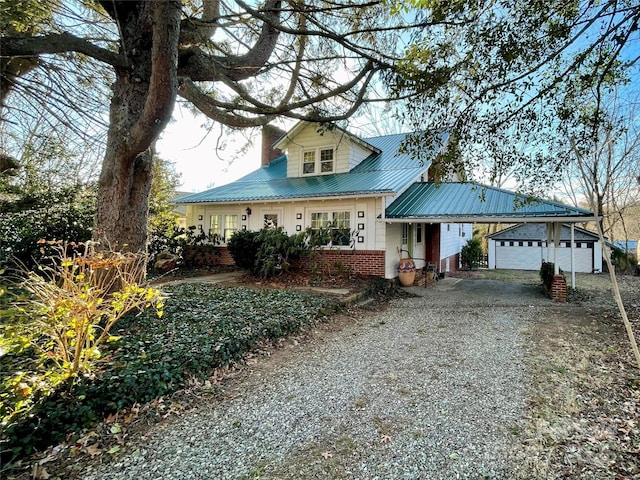 view of front facade with a garage