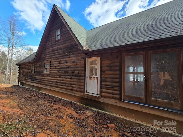 view of home's exterior
