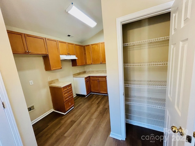 pantry featuring visible vents