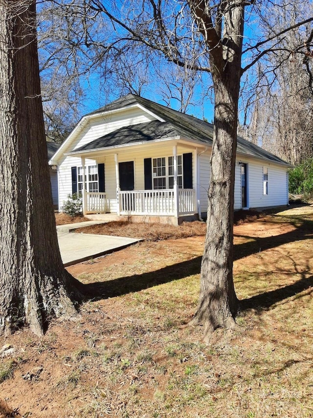 view of front of house with a porch