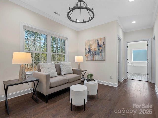 living room featuring recessed lighting, visible vents, dark wood-type flooring, ornamental molding, and baseboards