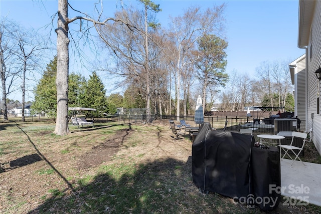 view of yard featuring a fenced backyard