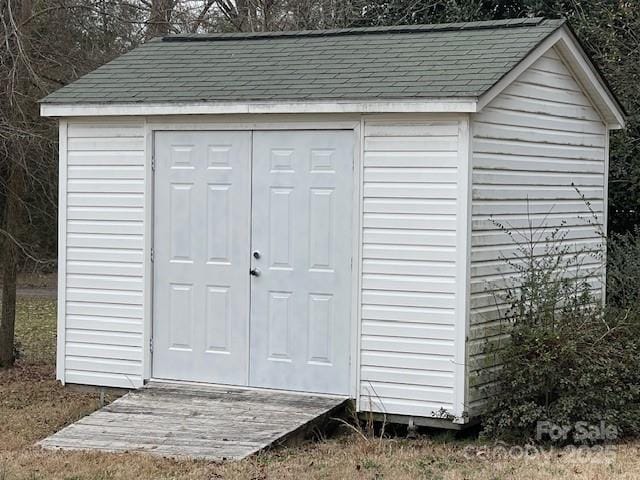 view of outdoor structure