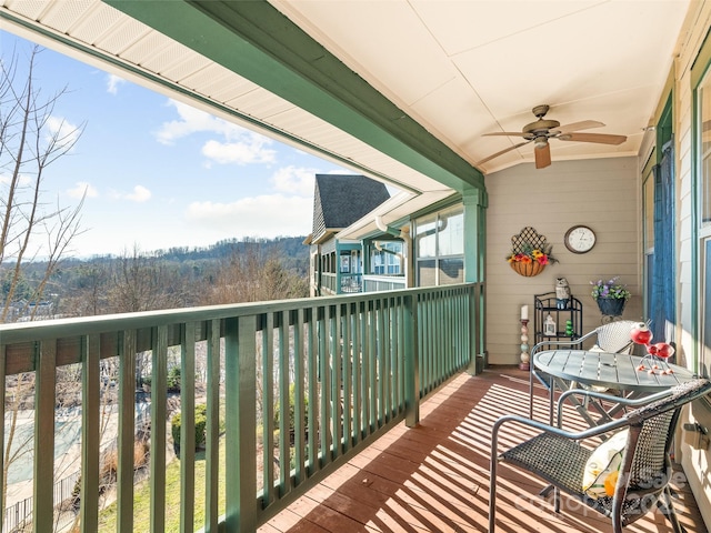 balcony featuring ceiling fan