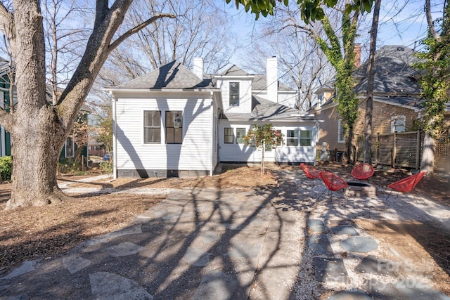 view of front of property