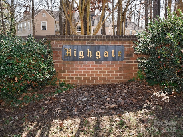 view of community / neighborhood sign