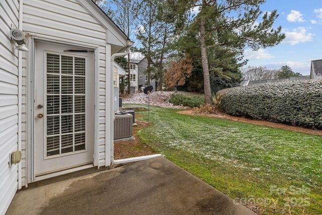 view of yard featuring central AC