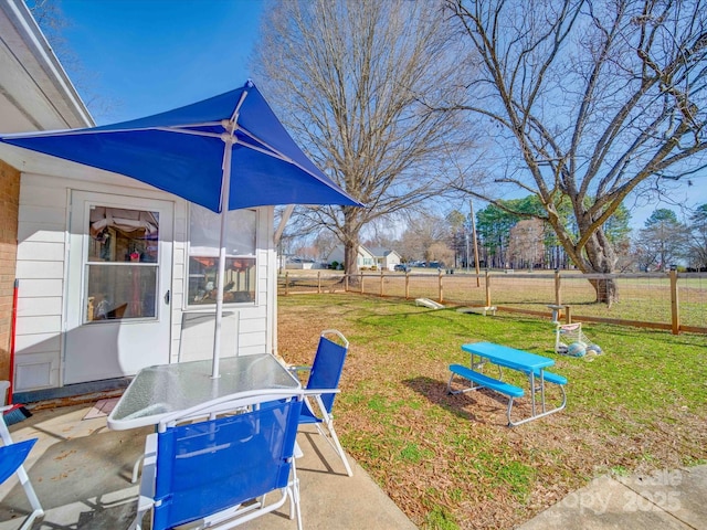 view of yard with a patio area