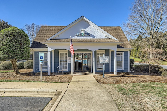 127 Lakewood Circle Dr, Mooresville, NC 28117 - view of front of home with covered porch and roof with shingles