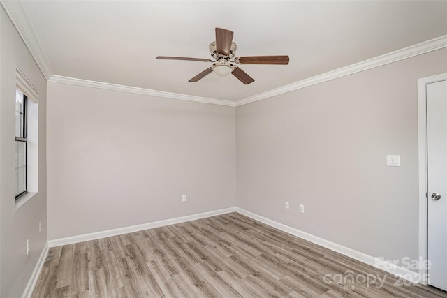 unfurnished room featuring light wood-style flooring, baseboards, a ceiling fan, and ornamental molding