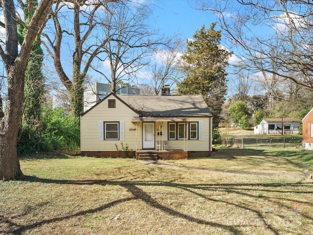 view of front facade with a front lawn