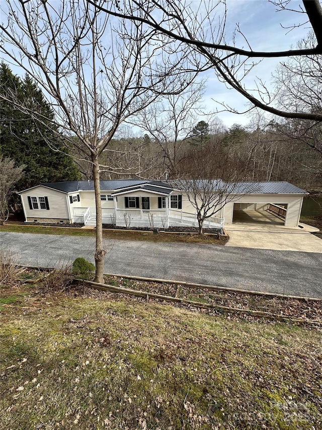 view of front of home featuring a porch and crawl space