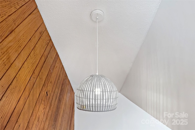 details featuring a textured ceiling