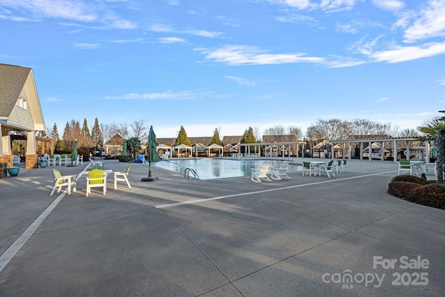 view of swimming pool