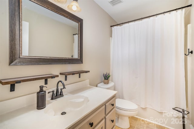 full bath with toilet, visible vents, shower / tub combo with curtain, and vanity