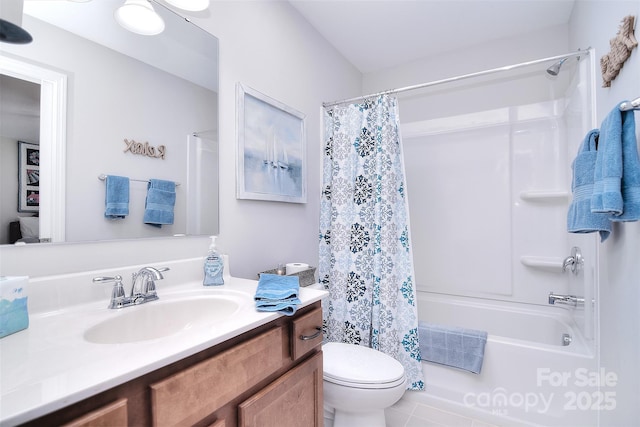 bathroom featuring shower / tub combo with curtain, vanity, and toilet