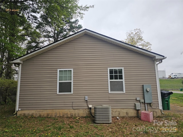 5315 Airport Dr, Charlotte, NC 28208 - view of side of home with cooling unit