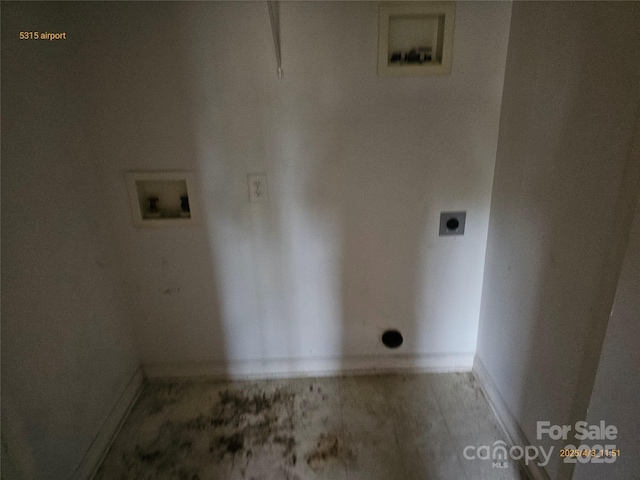 5315 Airport Dr, Charlotte, NC 28208 - laundry area featuring electric dryer hookup, hookup for a washing machine, baseboards, and laundry area