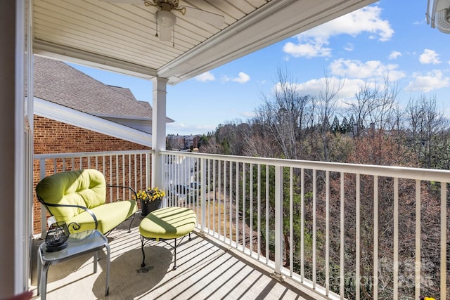 balcony featuring ceiling fan