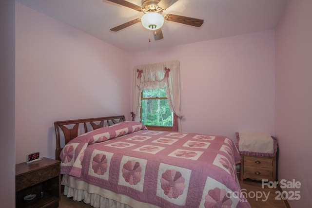 bedroom with a ceiling fan