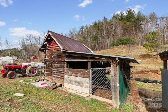 view of outdoor structure with an outdoor structure