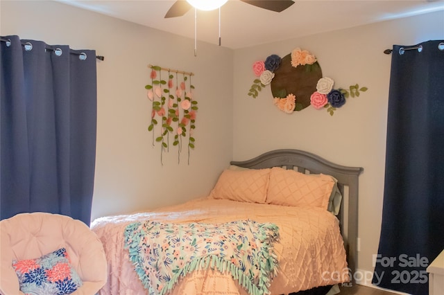 bedroom featuring ceiling fan