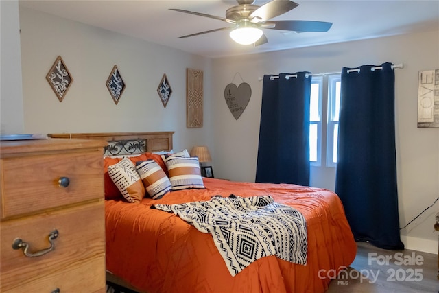 bedroom featuring ceiling fan