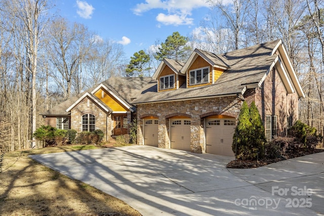 view of front facade with concrete driveway