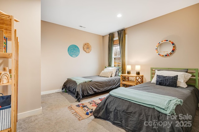 bedroom with carpet floors, baseboards, visible vents, and recessed lighting