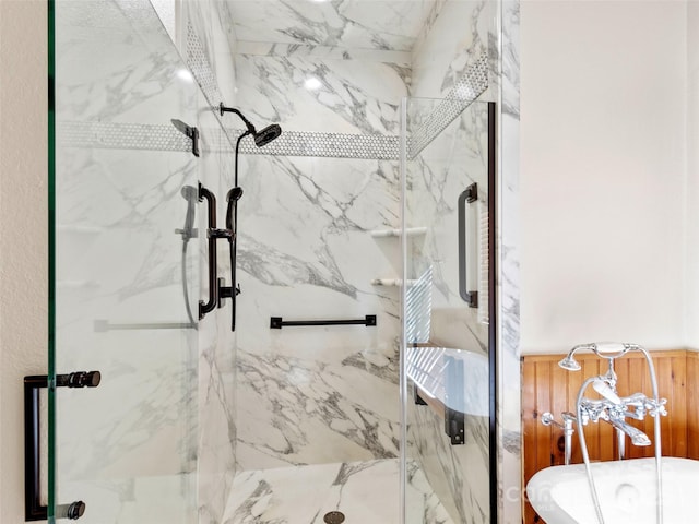 61 Creekside Way Unit G201, Burnsville, NC 28714 - full bath with a marble finish shower and a soaking tub
