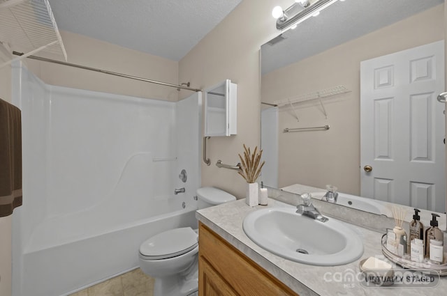 3039 Paraham Rd S, York, SC 29745 - bathroom featuring shower / washtub combination, vanity, and toilet