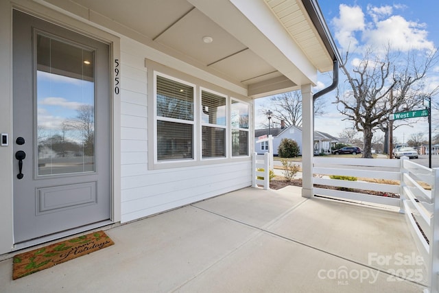 view of patio / terrace with covered porch