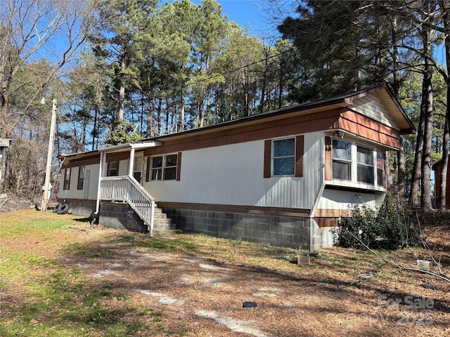 manufactured / mobile home with crawl space