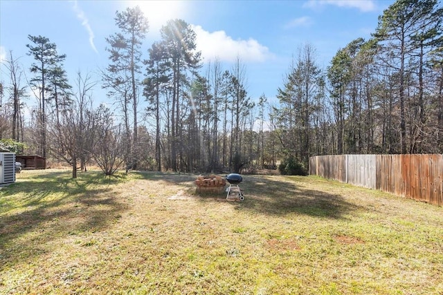 view of yard featuring fence