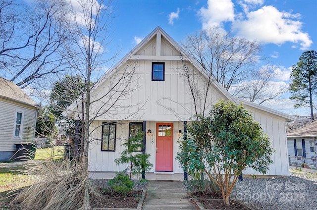 view of front of property with covered porch